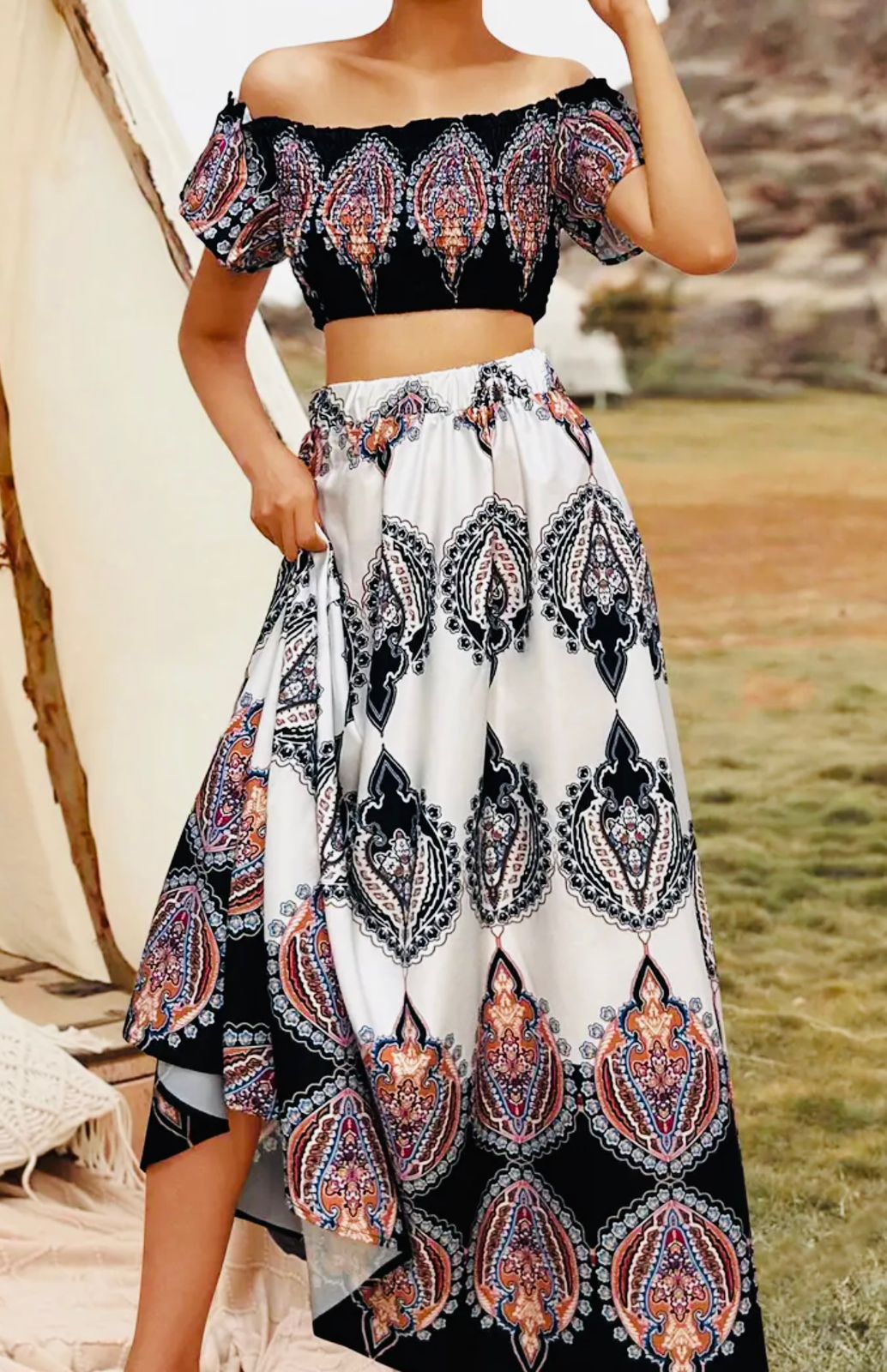 Elegant Black & White Leaf Print V-Neck Jumpsuit with Belted Waist – Wide Leg Style